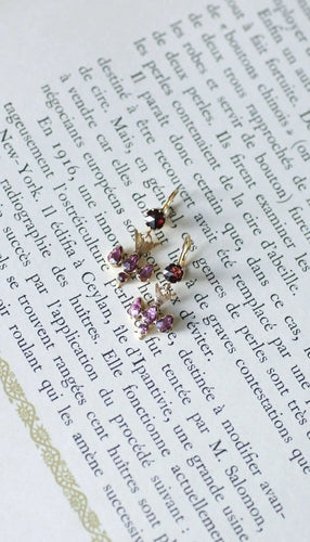 Boucles d'oreilles Boucles d'oreilles pendantes Colombes Or Grenats 58 Facettes