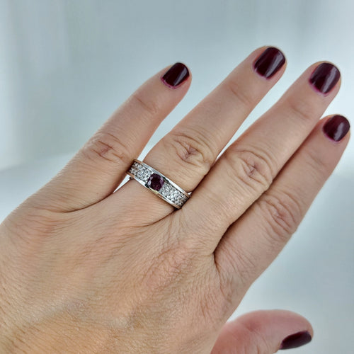 Bague 54 Bague Rubis et Diamants en or blanc 58 Facettes