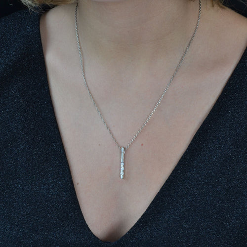 Pendentif Pendentif or blanc ligne de diamants 58 Facettes 18-389