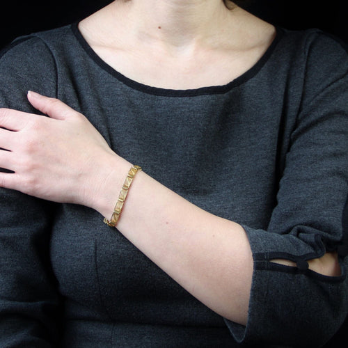 Bracelet Bracelet ancien or jaune maillons filigranés 58 Facettes 22-379A