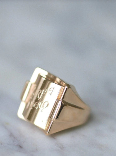 Bague Bague chevalière Carpe Diem Tank or rose 58 Facettes