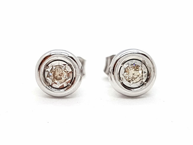 Boucles d'oreilles Boucles d'oreilles Puces Or blanc Diamant 58 Facettes 06446CD