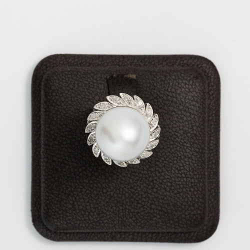 Bague 53 Bague platine, diamants et perles de culture 58 Facettes