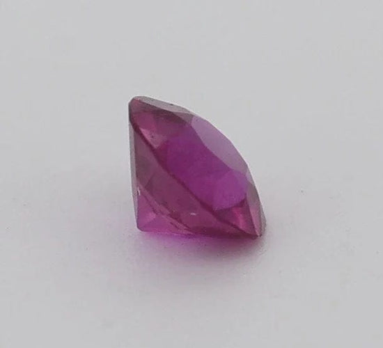 Gemstone Rubis 0.35cts non chauffé non traité SANG DE PIGEON venant de Birmanie 58 Facettes 48