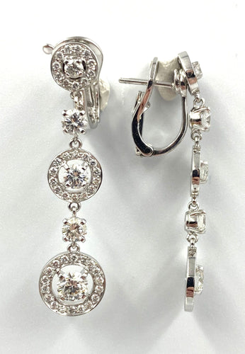 Boucles d'oreilles Boucheron. Collection Ava Round. Boucles d’oreilles or blanc et diamants. 58 Facettes