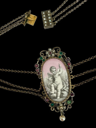 Collier Collier à Décor d'Angelots émaillés Dans Son écrin 58 Facettes 997667