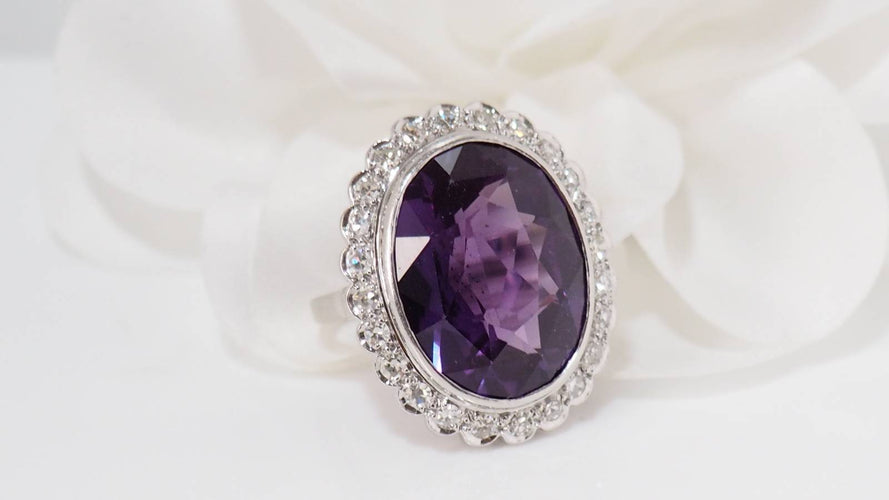 Bague Bague Pompadour or blanc et platine saphir violet et diamants 58 Facettes 31305