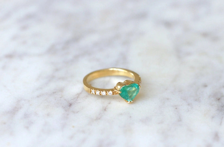 Bague Bague coeur émeraude Colombienne & diamants 58 Facettes