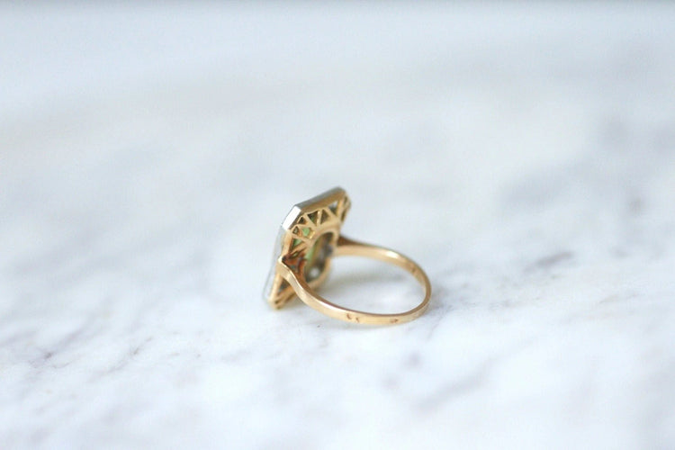 Bague Bague Belle Epoque Péridot entourage diamants 58 Facettes