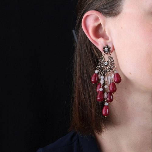 Boucles d'oreilles Boucles d'oreilles chandelier cristaux et rubis 58 Facettes 16-047