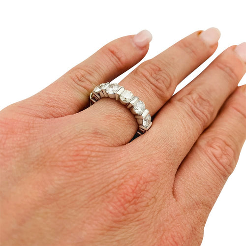 Bague 54 Alliance or blanc et diamants. 58 Facettes 31169