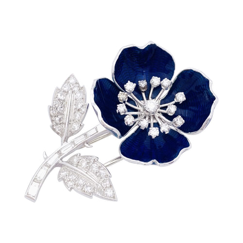 Broche Clip Boucheron, "Eglantine", en or blanc, platine, émail et diamants. 58 Facettes 33342