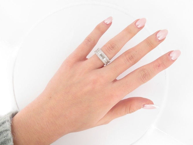 Bague 53 bague en or blanc 18k 129 diamants brillants et baguette 58 Facettes 256093