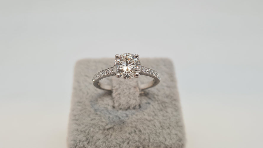 Bague 53 Bague en Or blanc & diamants 58 Facettes