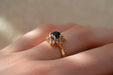 Bague Marguerite Or jaune Saphir et oxydes 58 Facettes Ref1800