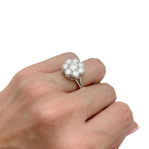 Bague 52 Bague Marguerite diamants en or blanc. 58 Facettes 31898