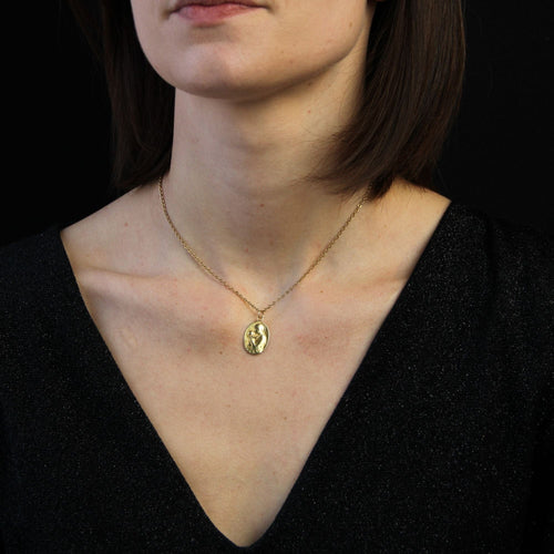 Pendentif Médaille or jaune Vierge à l'enfant signée Dropsy 58 Facettes CVP102