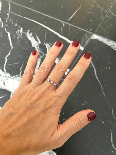 Bague 54 Demi alliance Or blanc Rubis et Diamants 58 Facettes