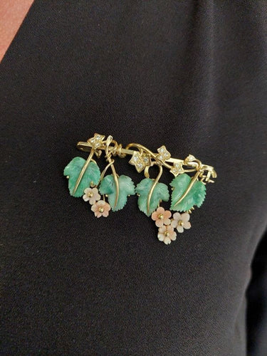 Broche BROCHE ANCIENNE JADE CORAIL ET DIAMANTS 58 Facettes 068521