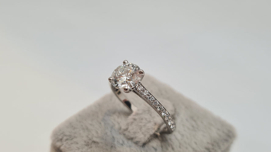 Bague 53 Bague en Or blanc & diamants 58 Facettes