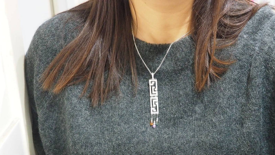 Collier Collier Art Déco en or blanc et diamants 58 Facettes 31851