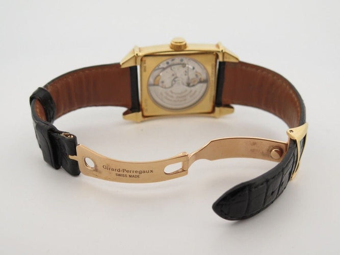 Montre vintage montre GIRARD PERREGAUX vintage 1945 automatique or jaune 18k 58 Facettes 257654