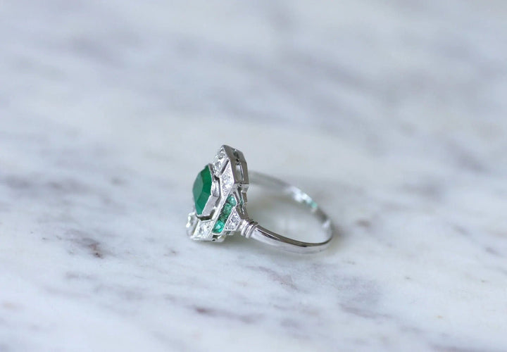 Bague Bague Art Déco émeraude, diamants 58 Facettes