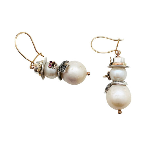 Boucles d'oreilles Boucles d'oreilles "Bonhommes de Neige", perles, rubis, diamants, or rose et argent. 58 Facettes 31030