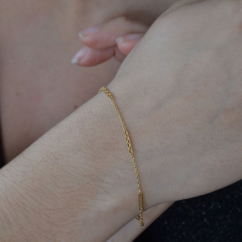 Bracelet Fin bracelet en or chaine 58 Facettes CVBR16