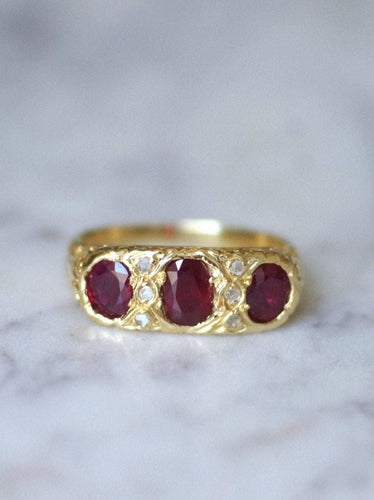 Bague jarretière rubis birmans et diamants 58 Facettes