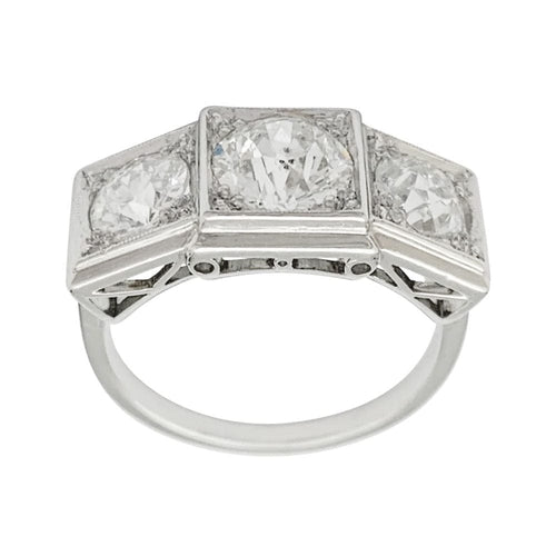 Bague 50 Bague art déco "trilogie" sertie de diamants sur platine. 58 Facettes 31371