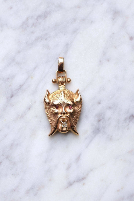 Pendentif Pendentif ancien faune, dieu Pan, diable, ouvrant en or rose et diamant 58 Facettes