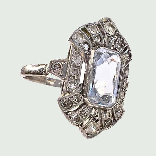 Bague 50 Sortija ART DECO 1930- 1935 de platino con diamantes y topacio azul 58 Facettes Q935A(900)