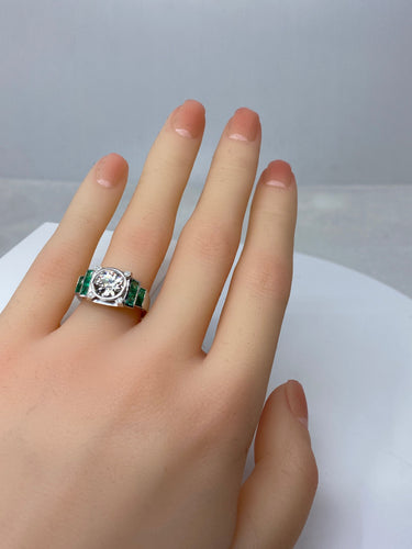 Bague 52 Bague Art Déco Platine, Diamant 1,55cts et Emeraudes 58 Facettes
