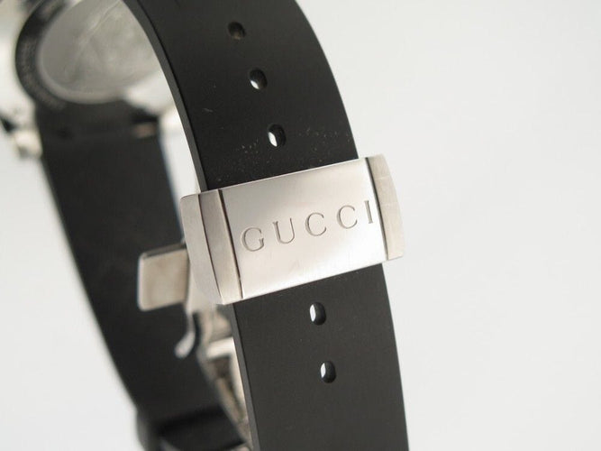 Montre montre GUCCI dive acier caoutchouc noir boite quartz 58 Facettes 256002