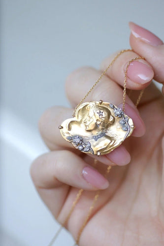 Collier Collier médaille en or jaune, diamant 58 Facettes