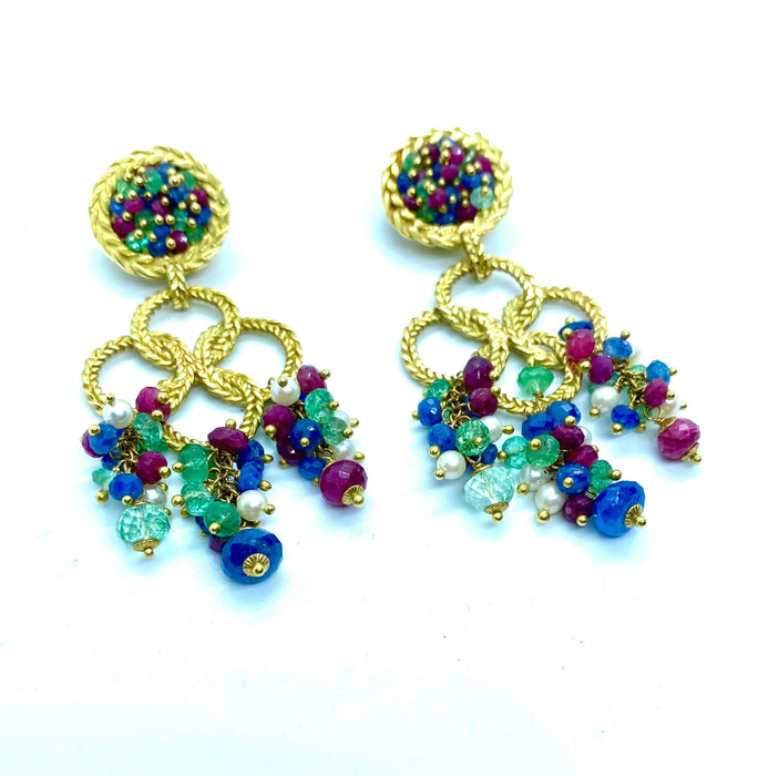 Boucles d'oreilles Boucles d'oreilles pendantes rubis, saphirs, émeraudes et perles 58 Facettes