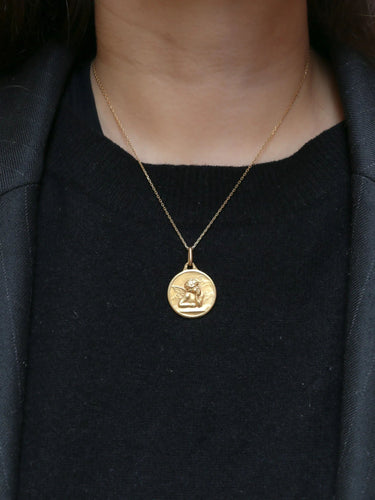 Pendentif AUGIS - Médaille Ange Raphael Or jaune années 1950 58 Facettes J247