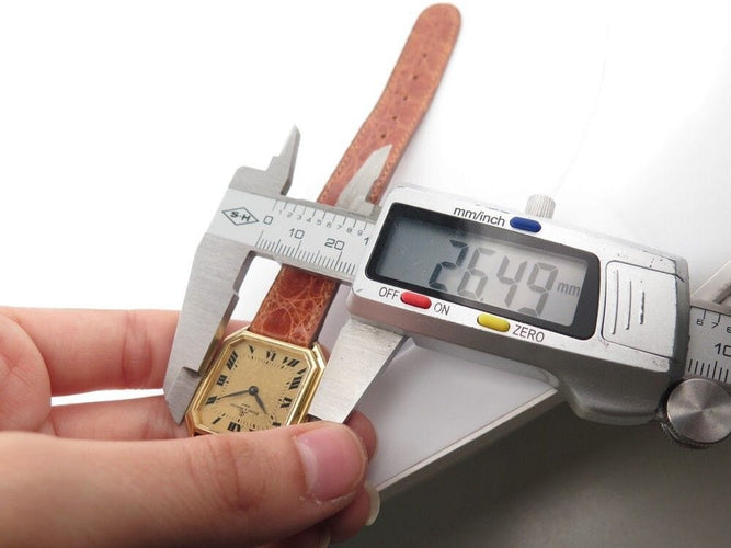 Montre vintage montre BAUME ET MERCIER 29 mm en or jaune 18k mecanique lady 58 Facettes 254182