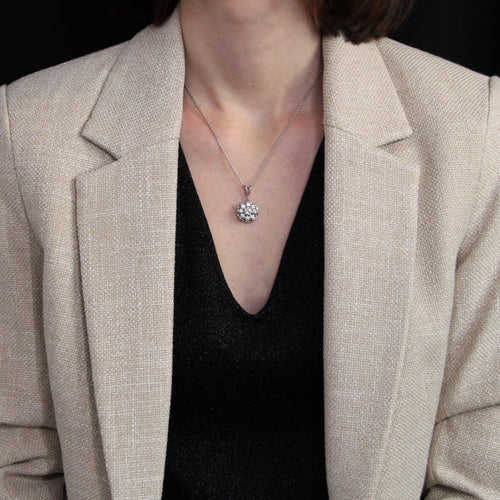 Pendentif Pendentif et sa chaine en or blanc et diamants 58 Facettes 22-528