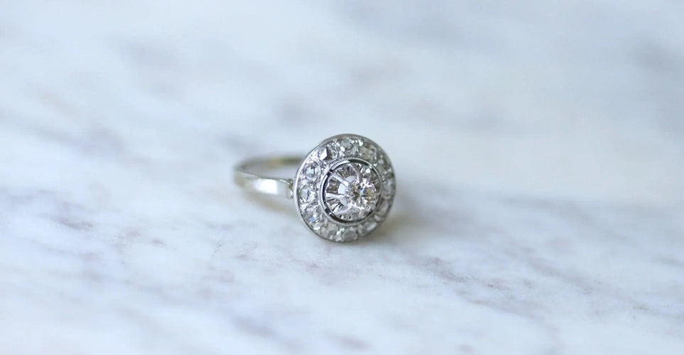 Bague 52 Bague cible Art Déco Or blanc Platine Diamants 58 Facettes