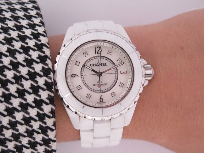 Montre montre femme CHANEL j12 38 mm diamants automatique 58 Facettes 257633