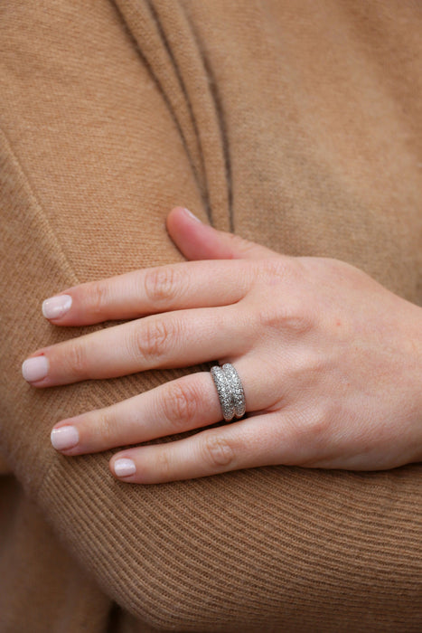 Bague Bague jonc or blanc et diamants 58 Facettes 27