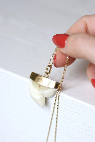 Pendentif Pendentif vintage charm or dent de requin 58 Facettes