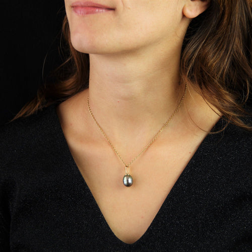 Pendentif Pendentif perle de tahiti grise en poire 58 Facettes 22-424A