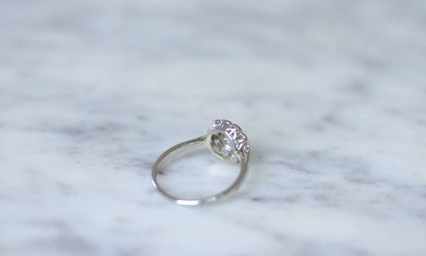 Bague marguerite platine et diamants 58 Facettes