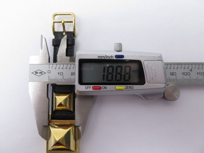 Montre montre HERMES medor 23 mm quartz en plaque or et cuir noir en 58 Facettes 243860