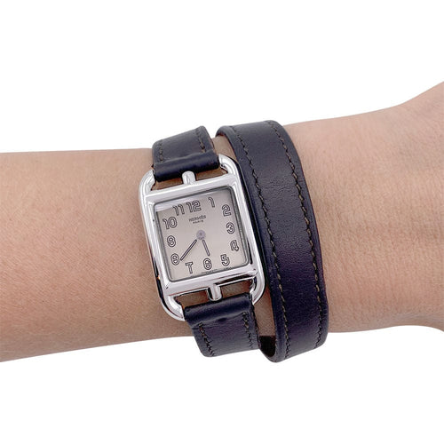 Montre Montre Hermès "Cape Cod" en acier sur cuir. 58 Facettes 32321