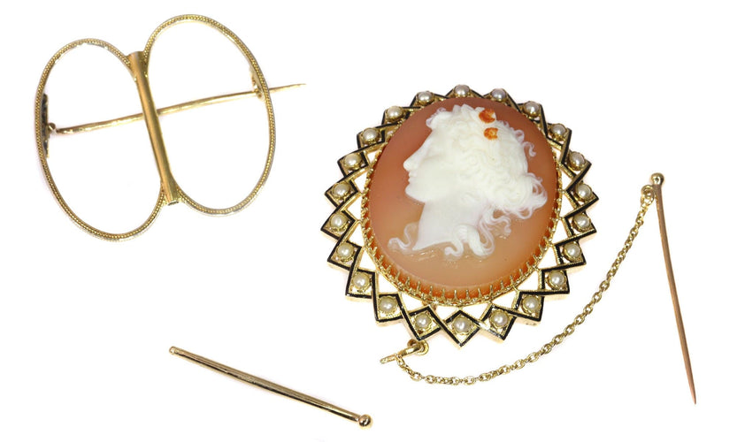 Broche Broche camée or, perles émail noir 58 Facettes 19176-0039