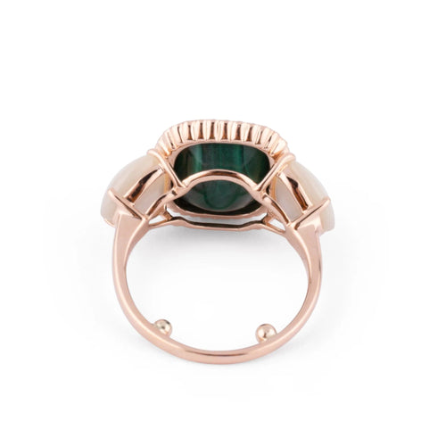 Bague Bague en or jaune malachite, nacre et diamants 58 Facettes 1